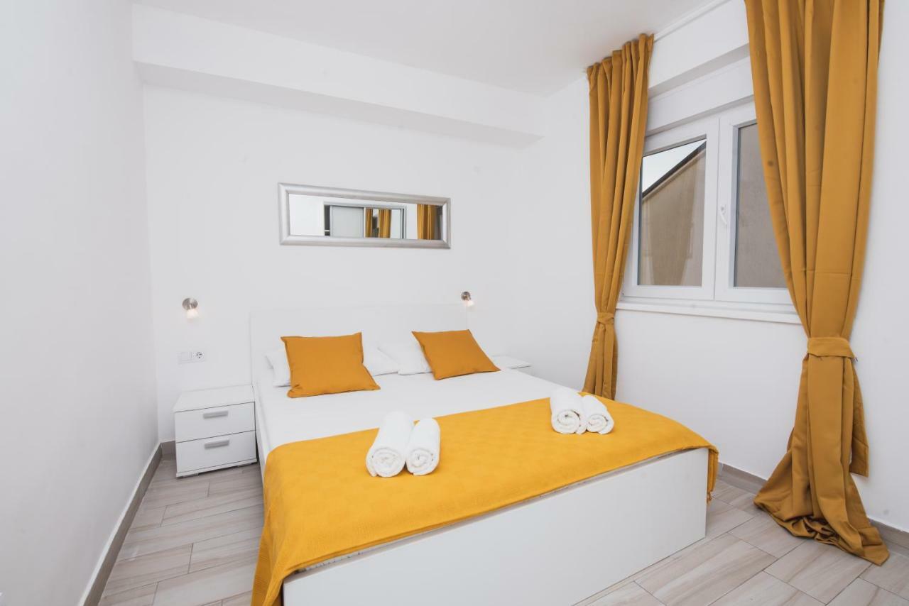 Apartments By The Sea Semy Novalja Ngoại thất bức ảnh