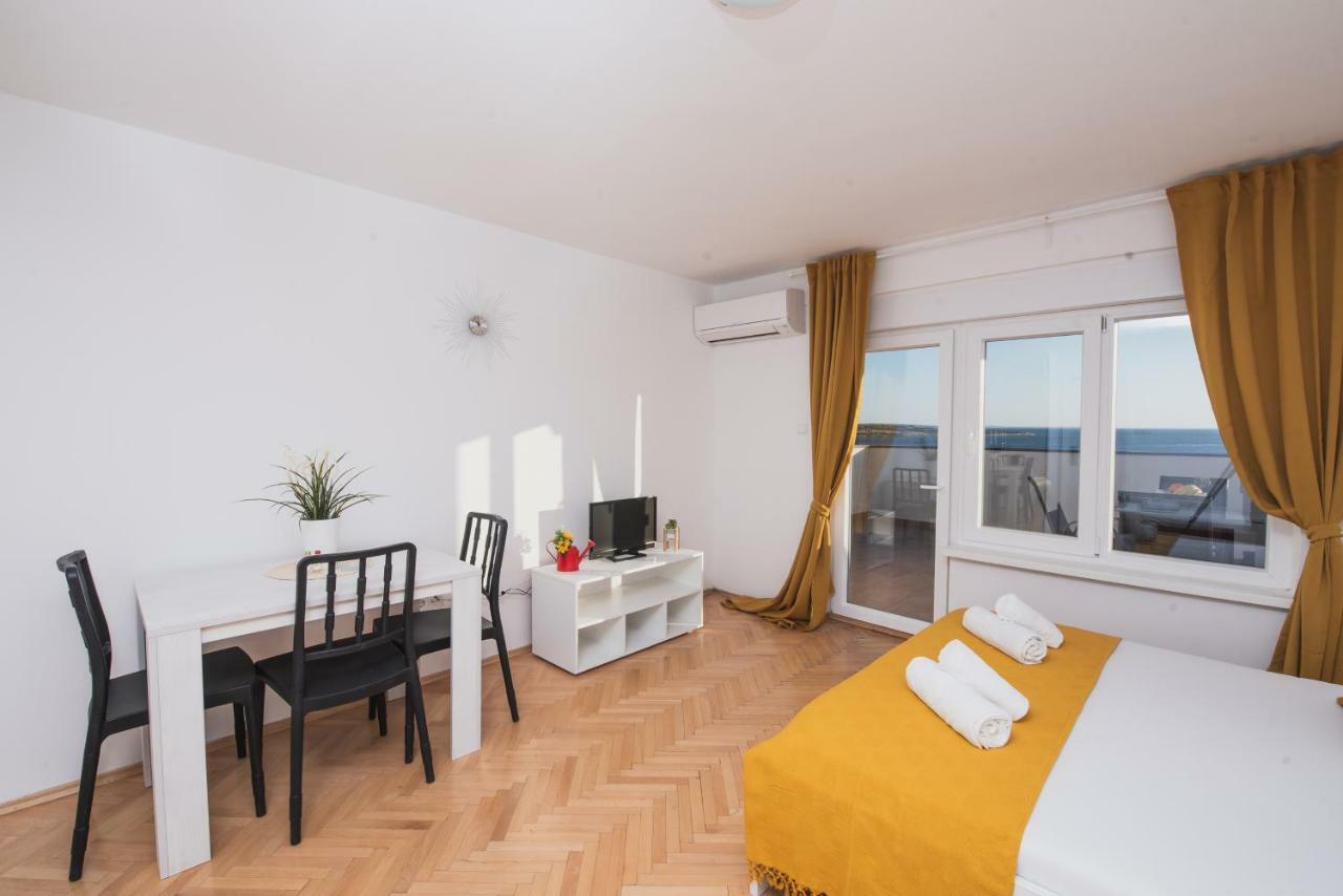 Apartments By The Sea Semy Novalja Ngoại thất bức ảnh