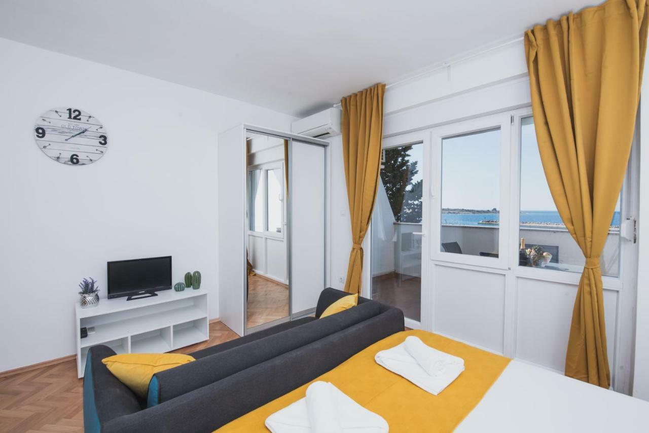 Apartments By The Sea Semy Novalja Ngoại thất bức ảnh