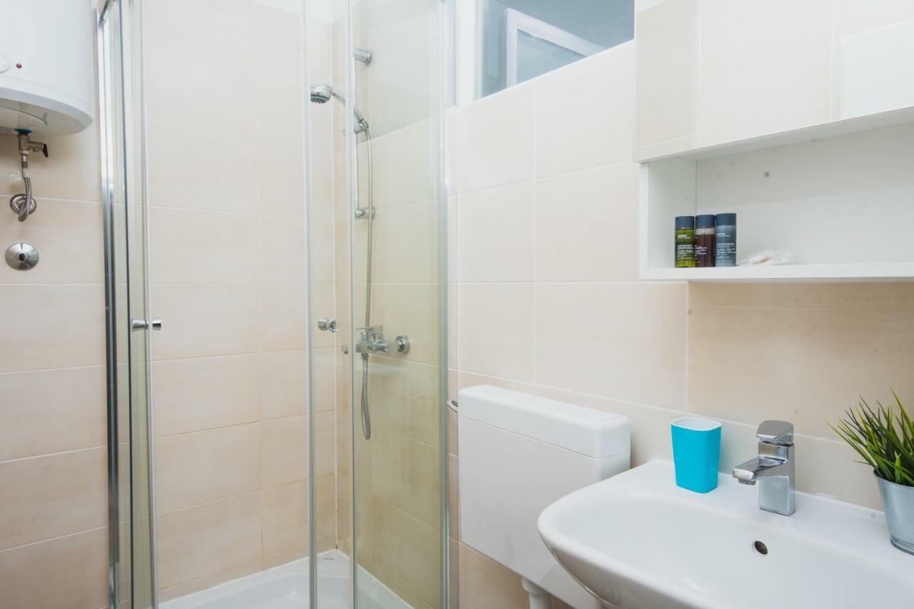 Apartments By The Sea Semy Novalja Ngoại thất bức ảnh
