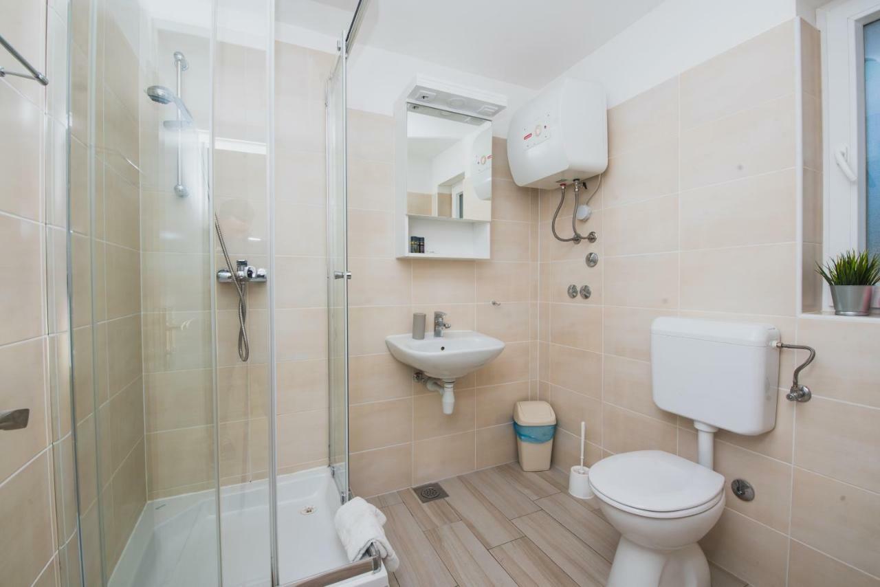 Apartments By The Sea Semy Novalja Ngoại thất bức ảnh