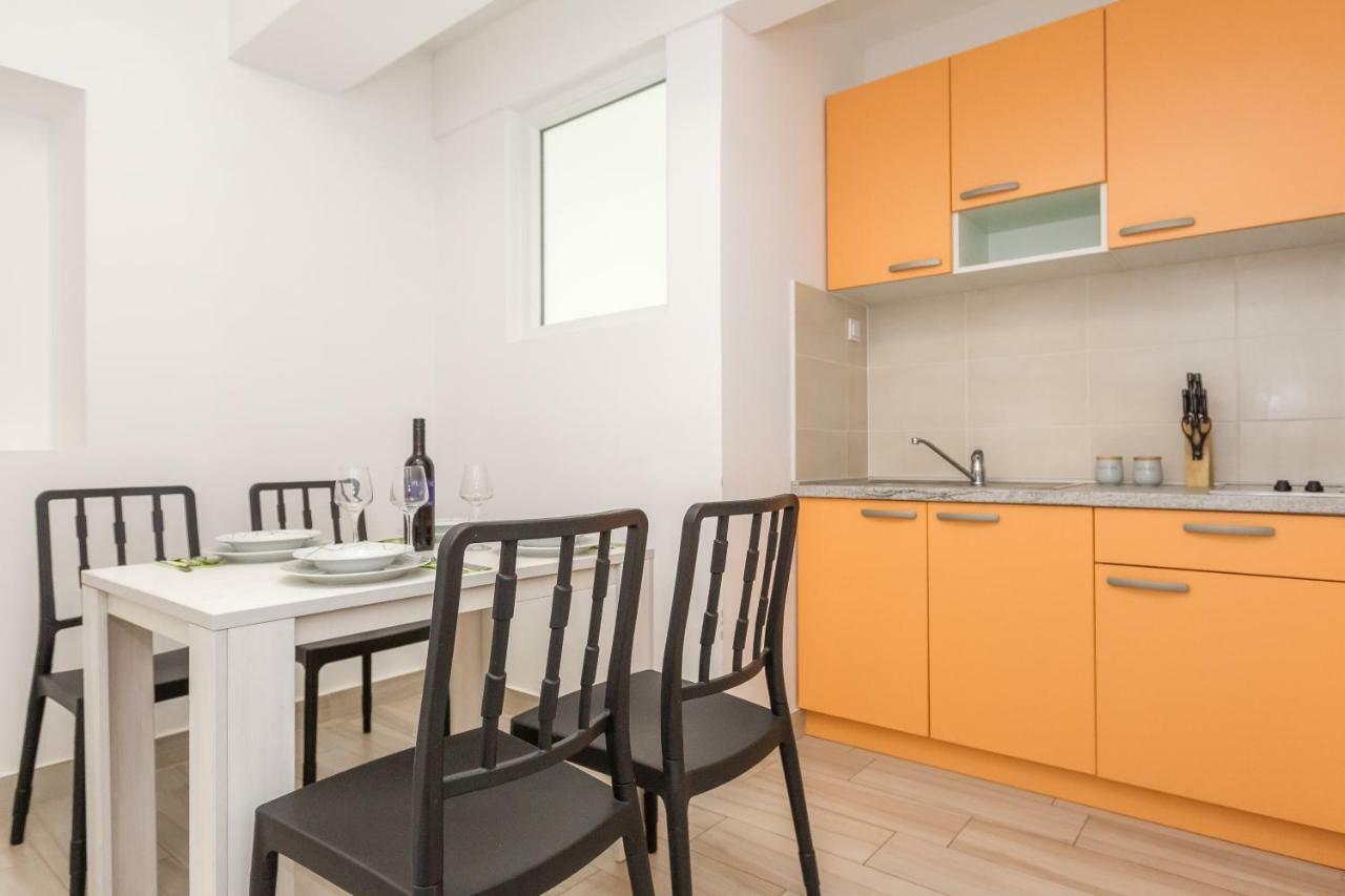 Apartments By The Sea Semy Novalja Ngoại thất bức ảnh